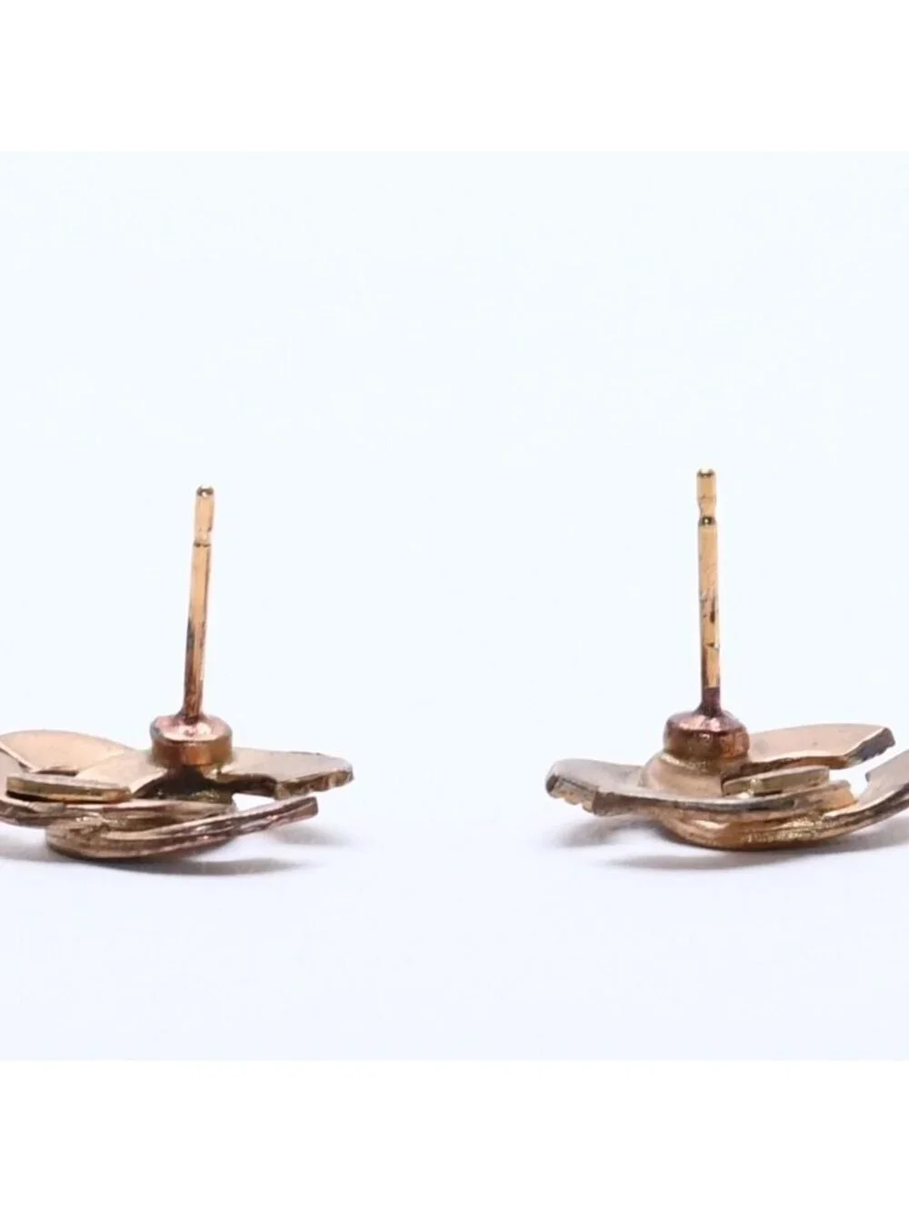 Chanel CC Logo Shape Stud Earrings Rib Texture 00 Gold Metal